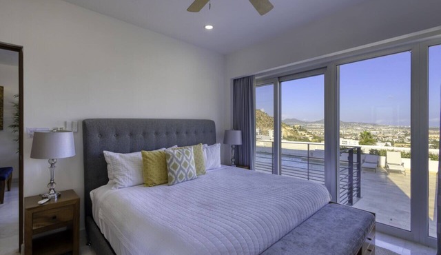 BEAUTIFUL OCEAN VIEW CONDO, 3BR 3.5 BT