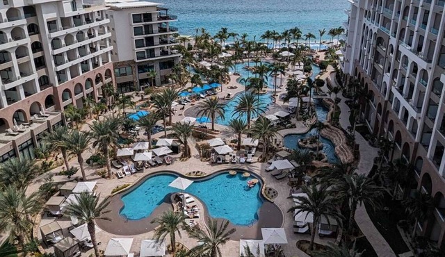 Beautiful resort in Cabo San Lucas with spa, gym, lazy river, infinity pool