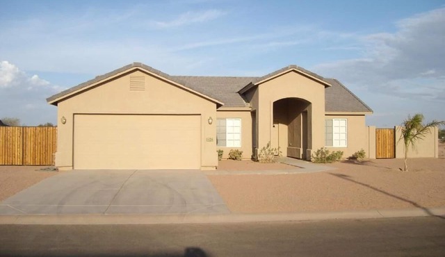 Beautiful Southwest Decor Home in Quite Neighborhood