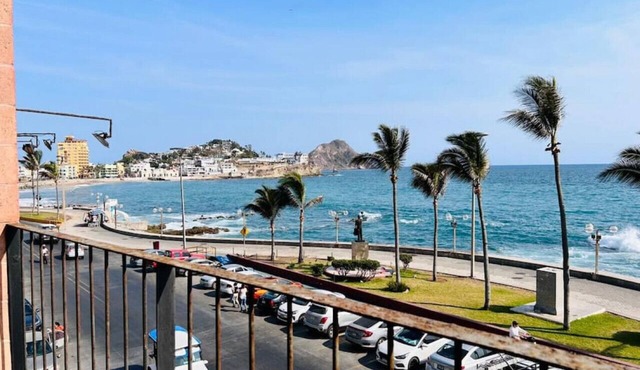Beautiful Suite on Malecón with ocean views!