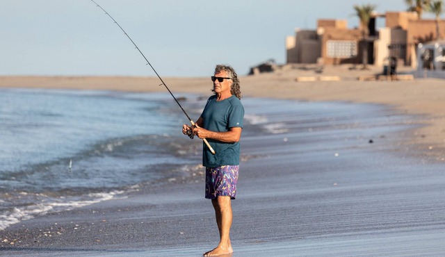 Best beachfront location ! Bobs 3-bedroom house WiFi, AC ,fireplace,Sunsets sand