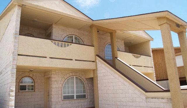 Beverly Condos #0003