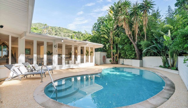 Beverly Hills 2BR | Pool + Canyon Views | C&C