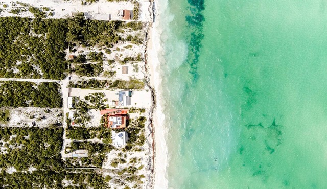 Blanca Beach House - Off-the-grid, sustainable vacation home in Cancun