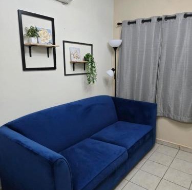 Blue House - Sleeps 5 - Near Hermosa Beach
