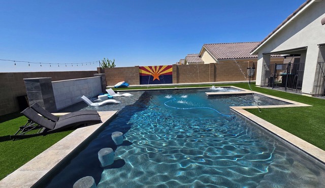 Boater/ATV getaway Huge heated pool with free private boat dock at lake Martinez