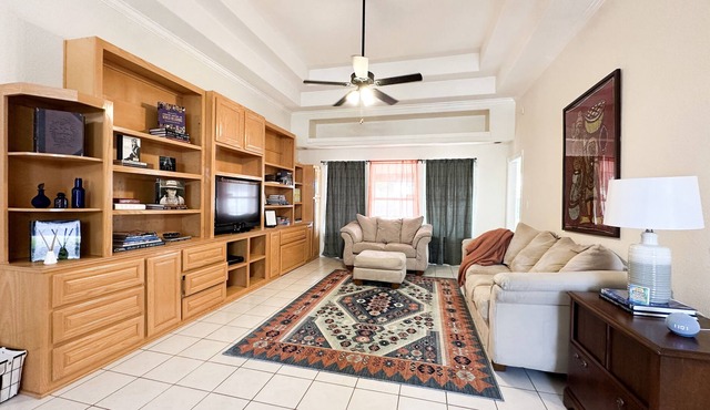 "Boho Chic: 3BR 2BA Spacious, WiFi, Fenced Yard