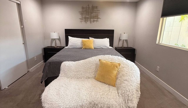 Boho Haven Studio @Central PHX Private Patio Wi-Fi +Hot Tub +Pool+EV charging