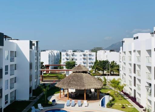 Bonito departamento en planta baja en Manzanillo con Alberca