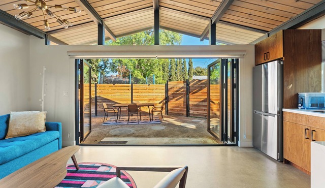 Bright, Modern 1BR ADU in Claremont with Seamless Indoor-Outdoor Living