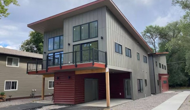 Bright & Modern 2-Bedroom Duplex, Central Missoula