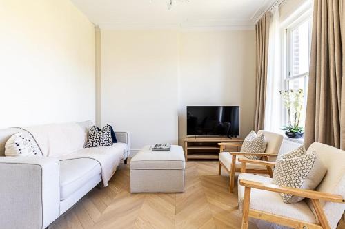 Bright & Modern Hampstead Apartment
