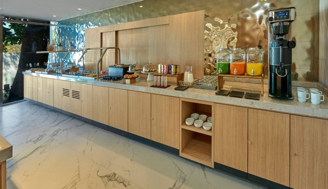Bright & Modern Hotel Room in Guadalajara – Perfect Central Location