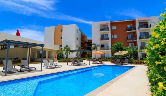Bright & Spacious 2bd-2ba Condo + Pool + Jacuzzi + Gym