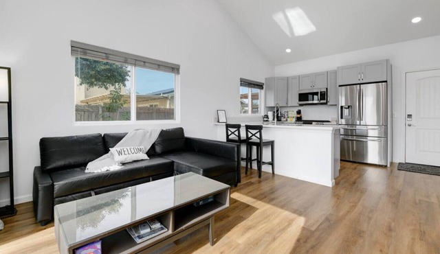 Bright & Spacious | Modern Getaway