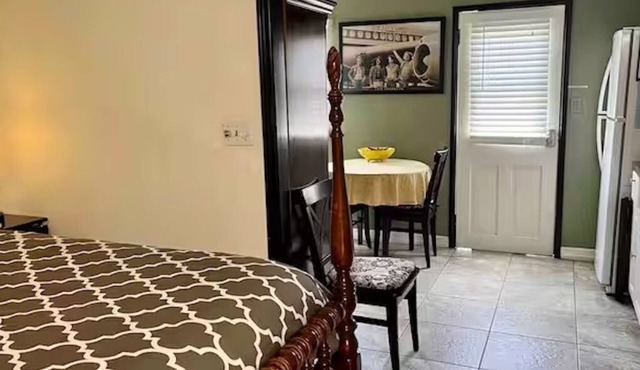 Burbank 30+ Day Rental Private Quiet Guest House Warner Bro & St Joseph & NYFA