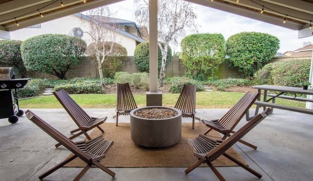 CA2 House SoCal Oasis, Newly Renovated, Game Room