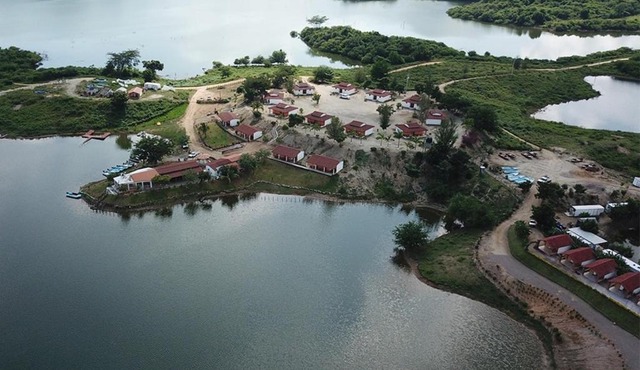 Cabañas presa Pïcachos