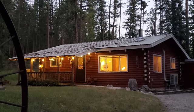 Cabin in the woods, ideal for long stays.
