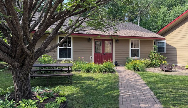 Cabin on Little Moose Lake & Snowmobile Trail