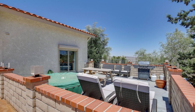 California Vacation Rental with Hot Tub & Patio!