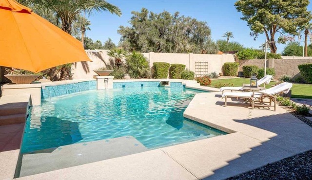 Camelback Corridor, 5 min from Airport, Pool & Sun