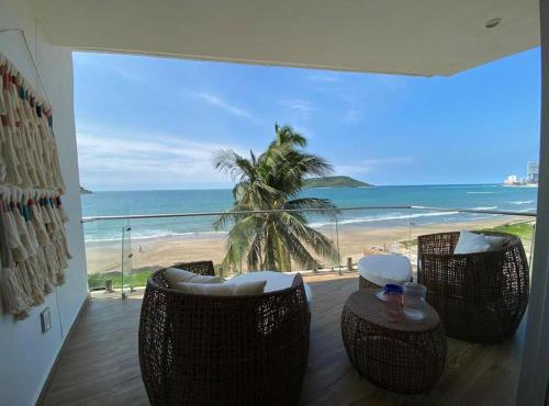 Camino al Mar Apartment Gold with Amazing View of the Ocean, Beach and Swimming Pool, 3 Rooms