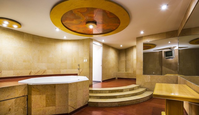 Capital O Hotel Casa Blanca, Morelia