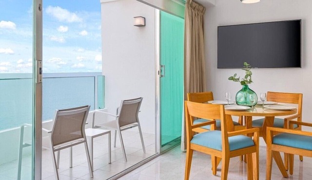 Captivating 1BR Condo within Walking Distance to the Beach