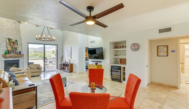 Carefree Home: Pool Access & Mountain Views!