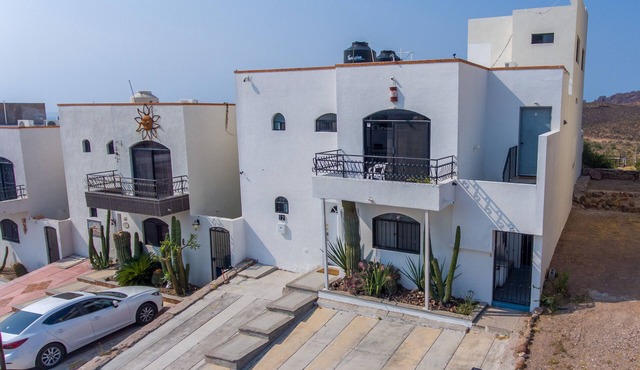 Casa 12-1 - Pet Friendly, Amazing view, and Newly Renovated