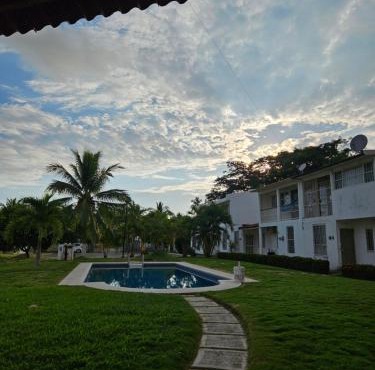 Casa Amarilla