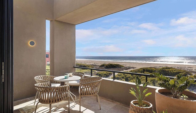 Casa Atlas |Stunning Beachfront Villa in Cerritos