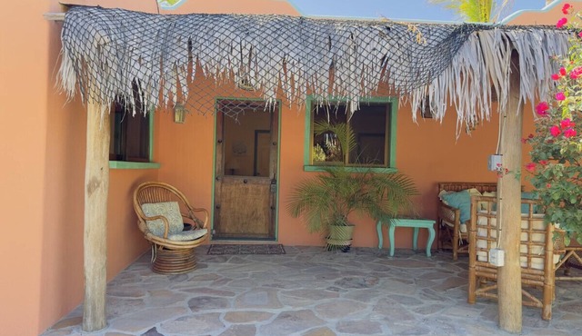 Casa Baja Sunset, Large Gated Parking, Cozy Casa near Pickleball