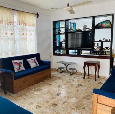 Casa céntrica en Paraíso Amplia y cómoda