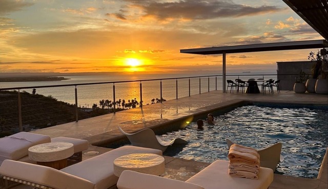 Casa Carousel! Stunning La Paz Villa - Perfect for Large Groups! Views + more