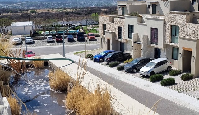 Casa Centrica Amplia con Alberca Montejo