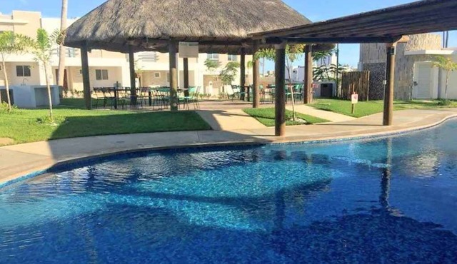 Casa cerca de playa, en coto privado con alberca