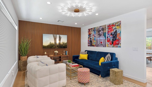 Casa Colibri- Hot Tub, Remodeled, 2 Br/2 Bath near UofA and Banner Medical.