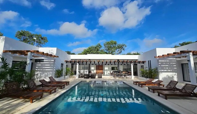 Casa Comoda: A bright, welcoming sprawling villa.