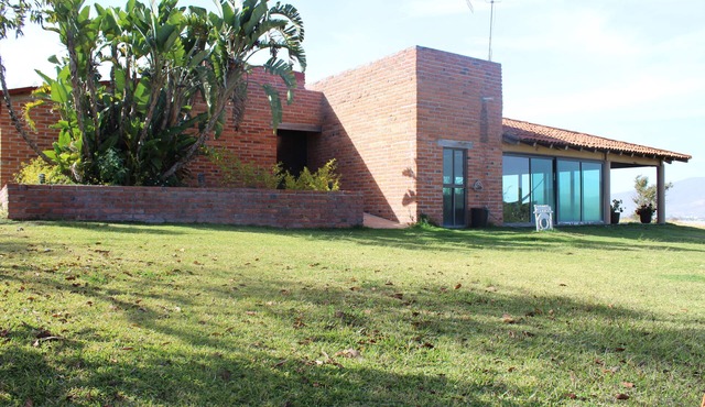 Casa de campo con vista a la ciudad