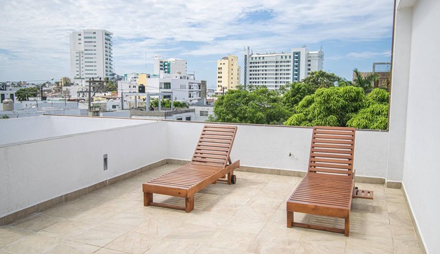 Casa de Flamingos * Neighborhood living close to the Malecon