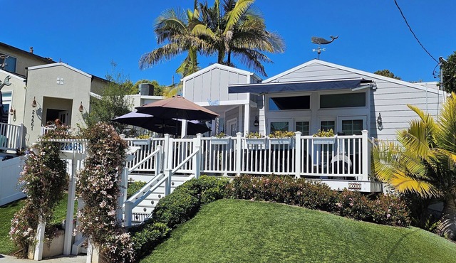 Casa de la Ballena, back available on VRBO. Permit STR15-0329, walk to the beach