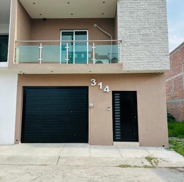 Casa de lujo muy cómoda de 2 pisos