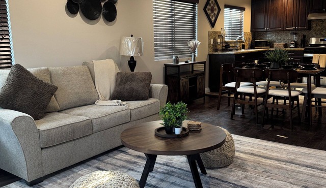 Casa de Luxe – Modern 3BR Near SoFi & LAX Sleeps 8