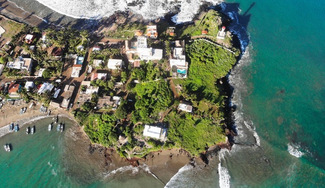 Casa del Faro: Beautiful beachfront house. Private space with beach access