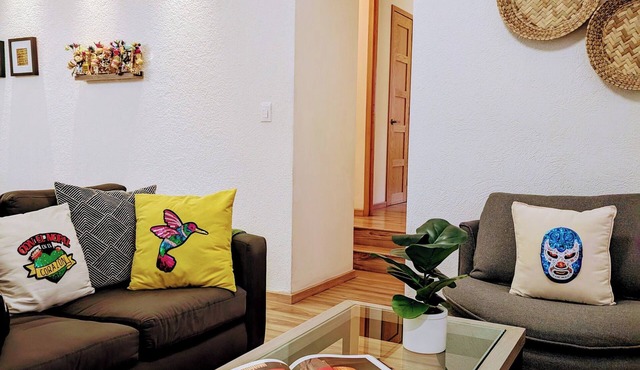 Casa Donceles PH1 Group Top Choice, Complimentary luggage storage