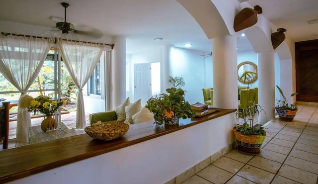 "Casa Feliz" means "Happy House". Nobody can be unhappy in this wonderful villa!