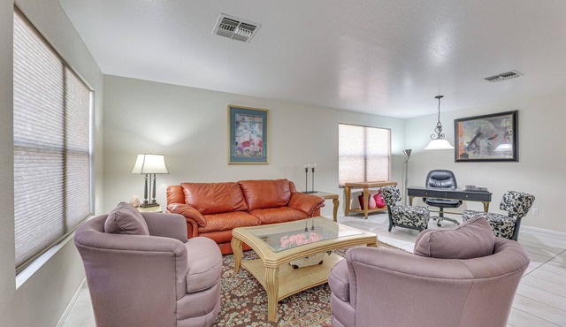 Casa Grande Home Near Golf, Dining & Shops!