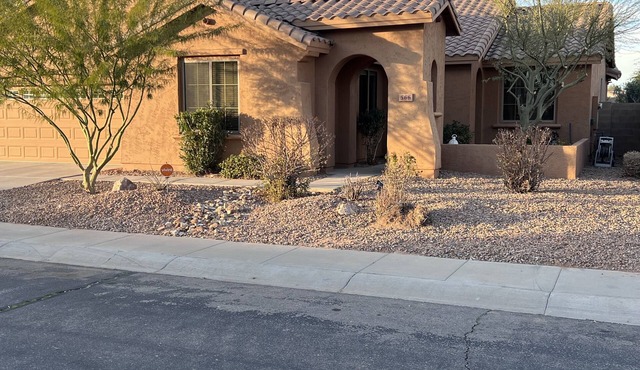 Casa Grande retreat 10 min from downtown, with a pool